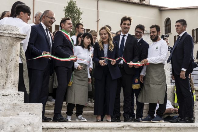 A7R4-_PLG8963-GIORGIA-MELONI-Palazzo-Saladini-Pilastri-AP-GIORGI-1-650x433
