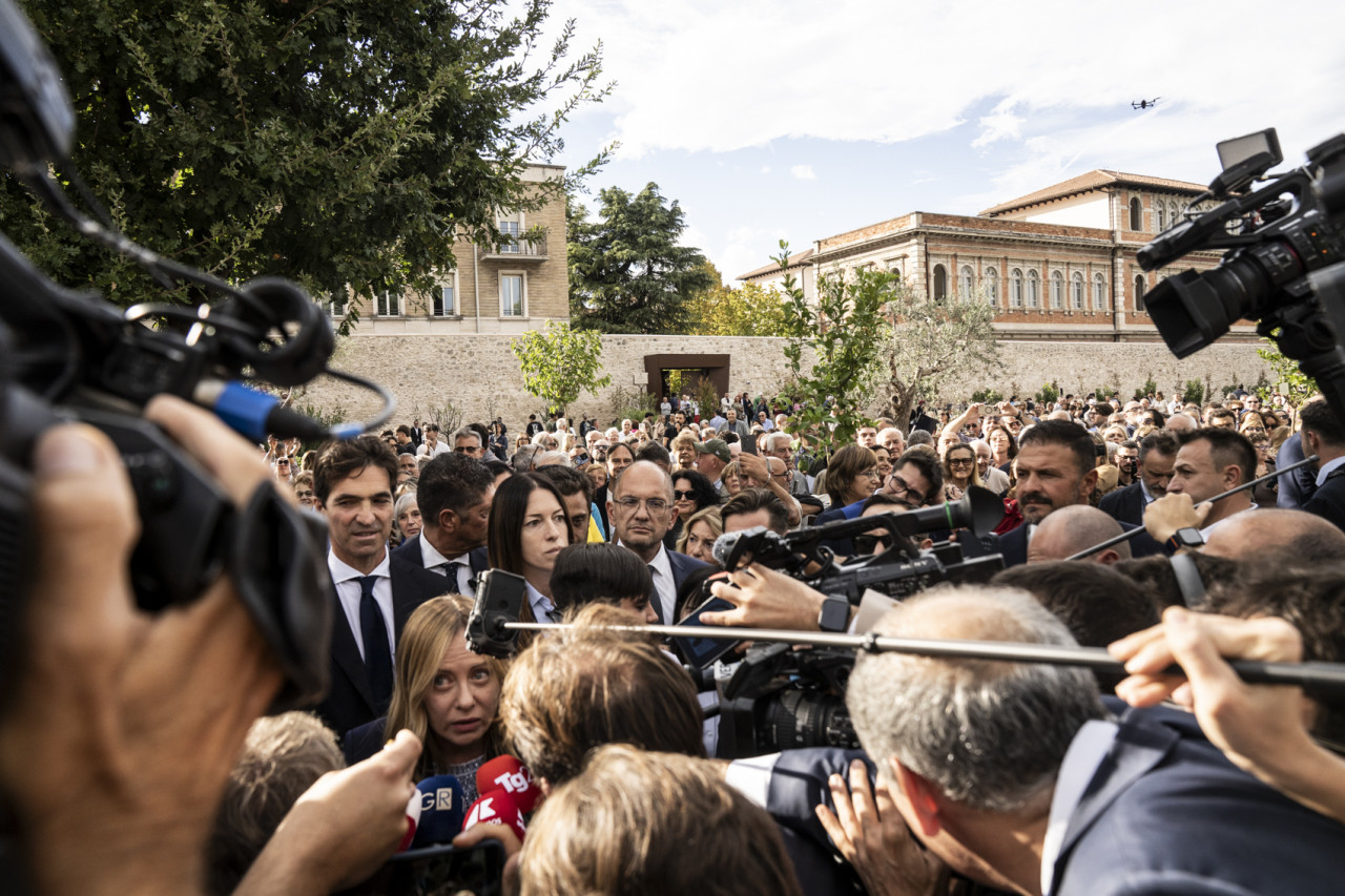 A7R4-_PLG9050-GIORGIA-MELONI-Palazzo-Saladini-Pilastri-AP-GIORGI