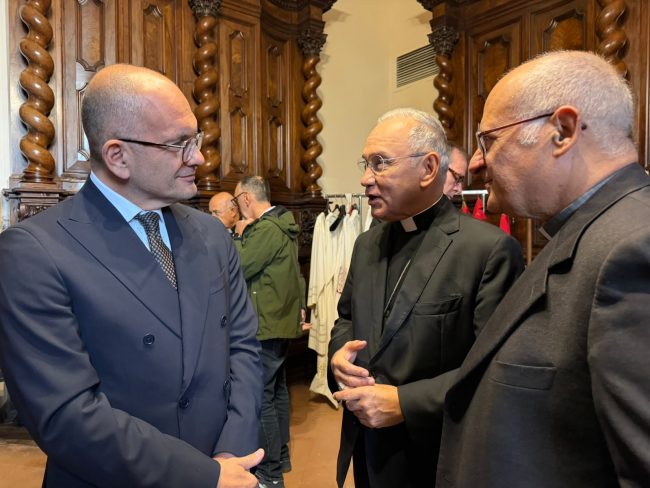 Castelli Monsignor Edgar Peña Parra e Massara