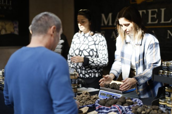 Commercianti di Tartufo in piazza