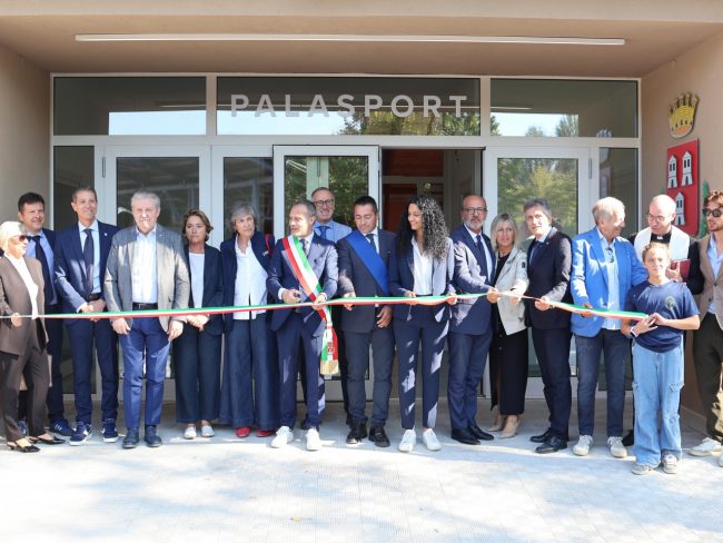 Inaugurazione-Palazzetto-camerino3-650x488