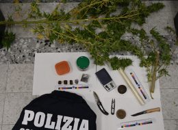 Un chilo di marijuana nascosto in casa,  trovato anche hashish: arrestato 44enne
