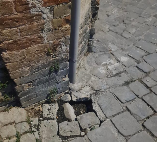 Via-Laura-Zampeschi-