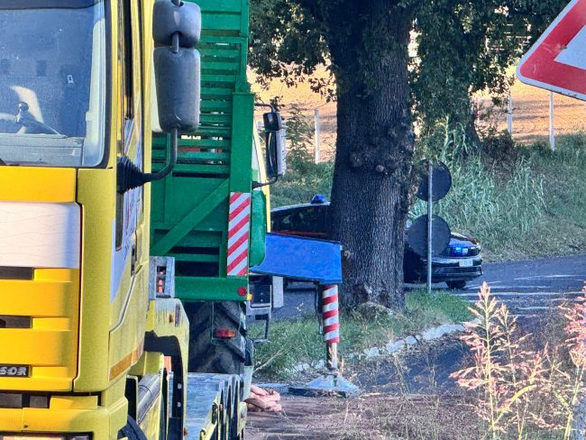 mezzo-agricolo-in-panne-civitanova