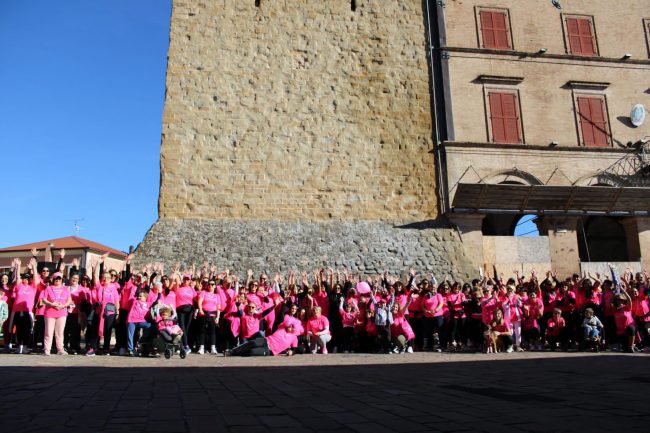 pink-parade-camminata-castelraimondo-7-650x433