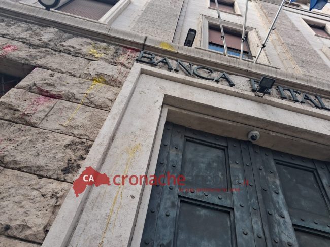 vernice-e-uova-banca-d-italia-650x487-1
